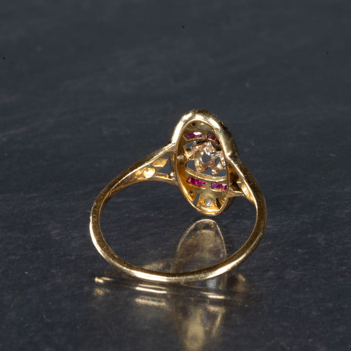 ダイヤモンドとシンセティックルビーのアールデコリング