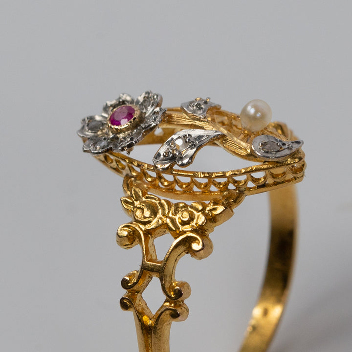 アンティーク 忘れな草のマーキーズリング(ダイヤ、サファイア、天然真珠)