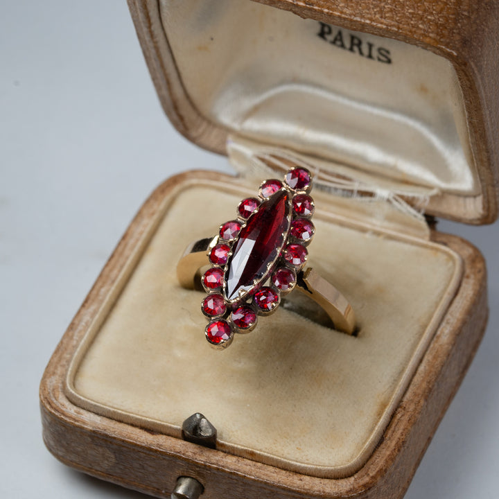 アンティーク ペルピニャンガーネットのマーキーズリング