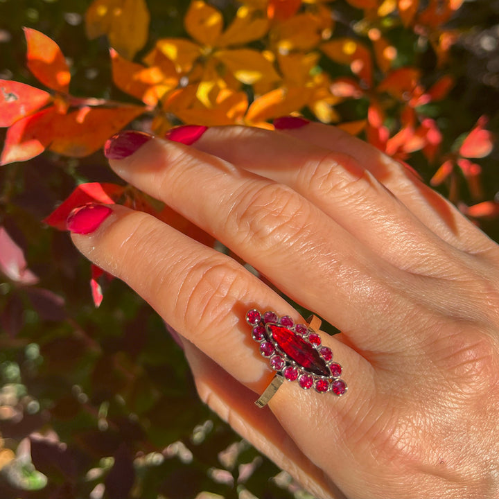 アンティーク ペルピニャンガーネットのマーキーズリング