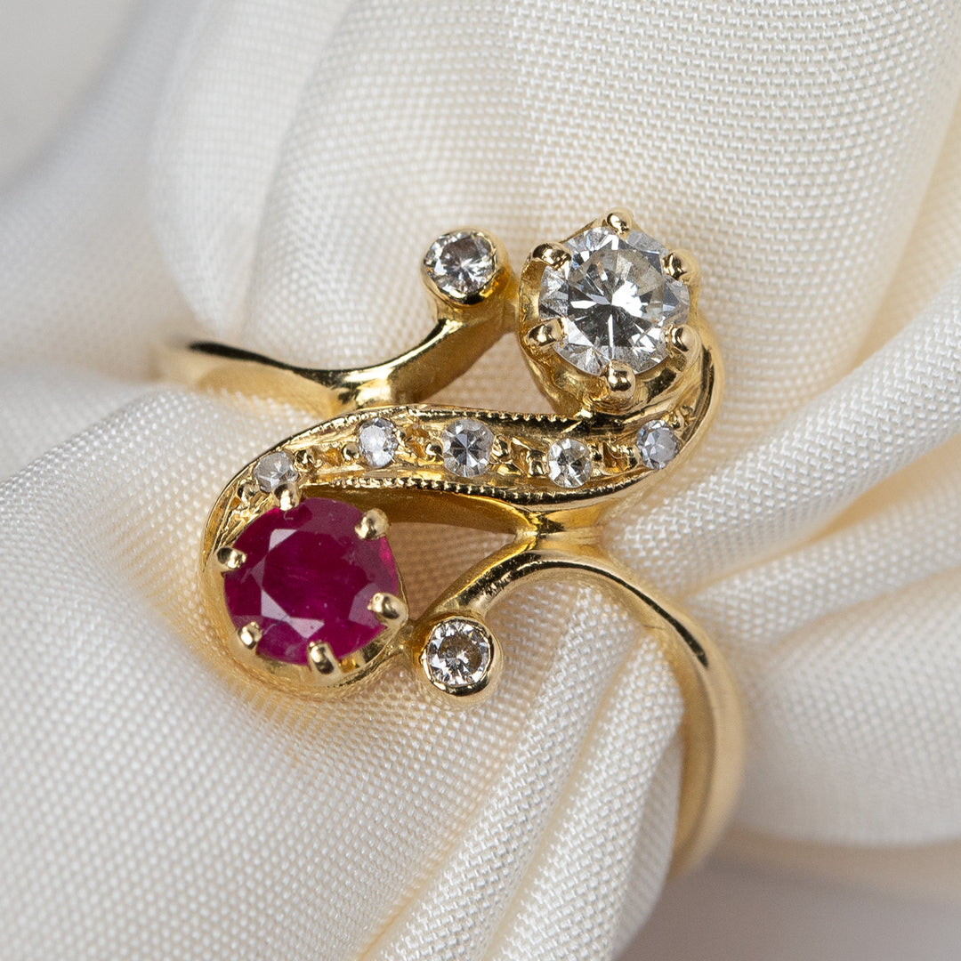 ヴィンテージ ダイヤモンドとルビーのトワエモワ