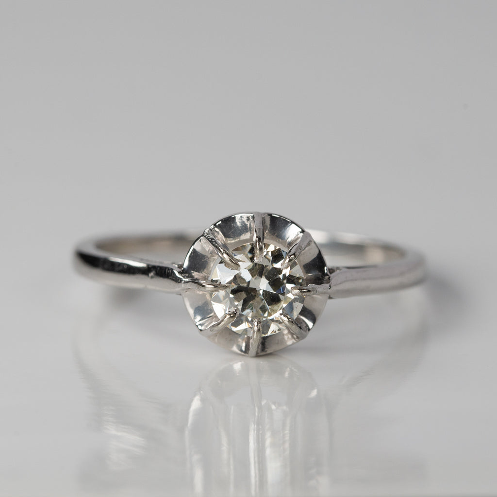 ソリテールリング ドゥミタイユの大粒ダイヤモンド(0.5CT)