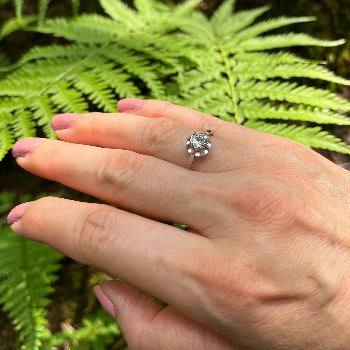 ソリテールリング ドゥミタイユの大粒ダイヤモンド(0.5CT)