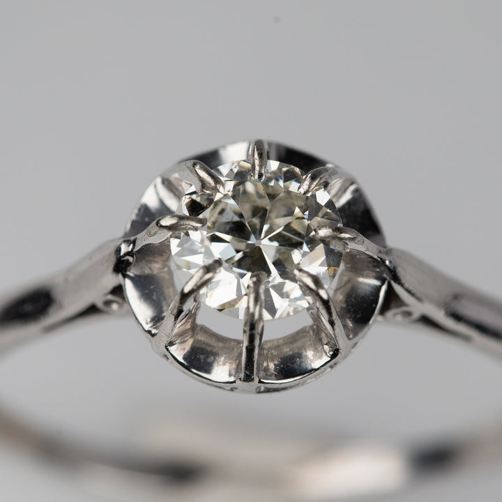 ソリテールリング ドゥミタイユの大粒ダイヤモンド(0.5CT)