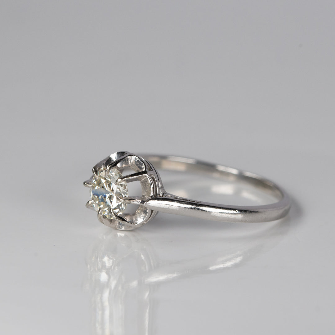 ソリテールリング ドゥミタイユの大粒ダイヤモンド(0.5CT)