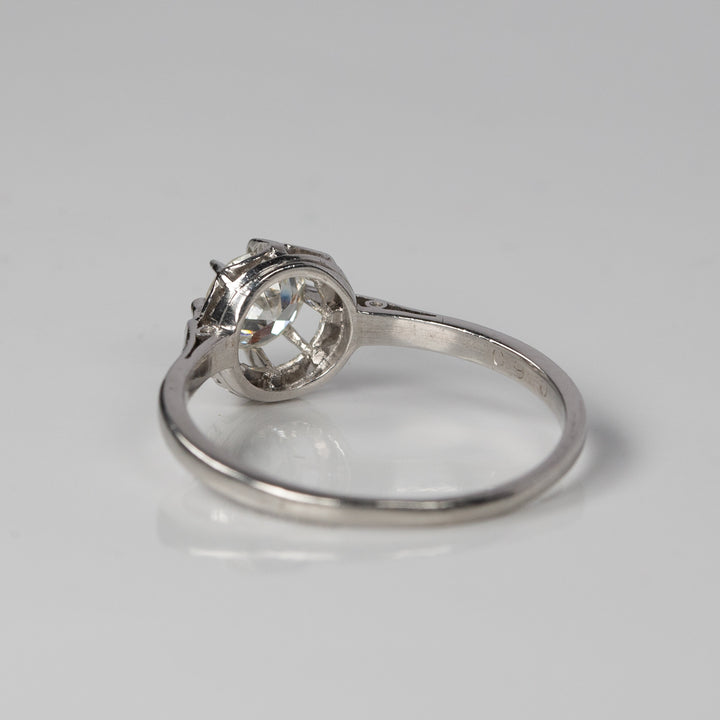 ソリテールリング ドゥミタイユの大粒ダイヤモンド(0.5CT)