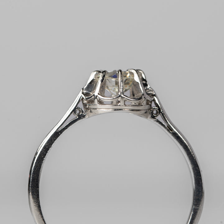 ソリテールリング ドゥミタイユの大粒ダイヤモンド(0.5CT)