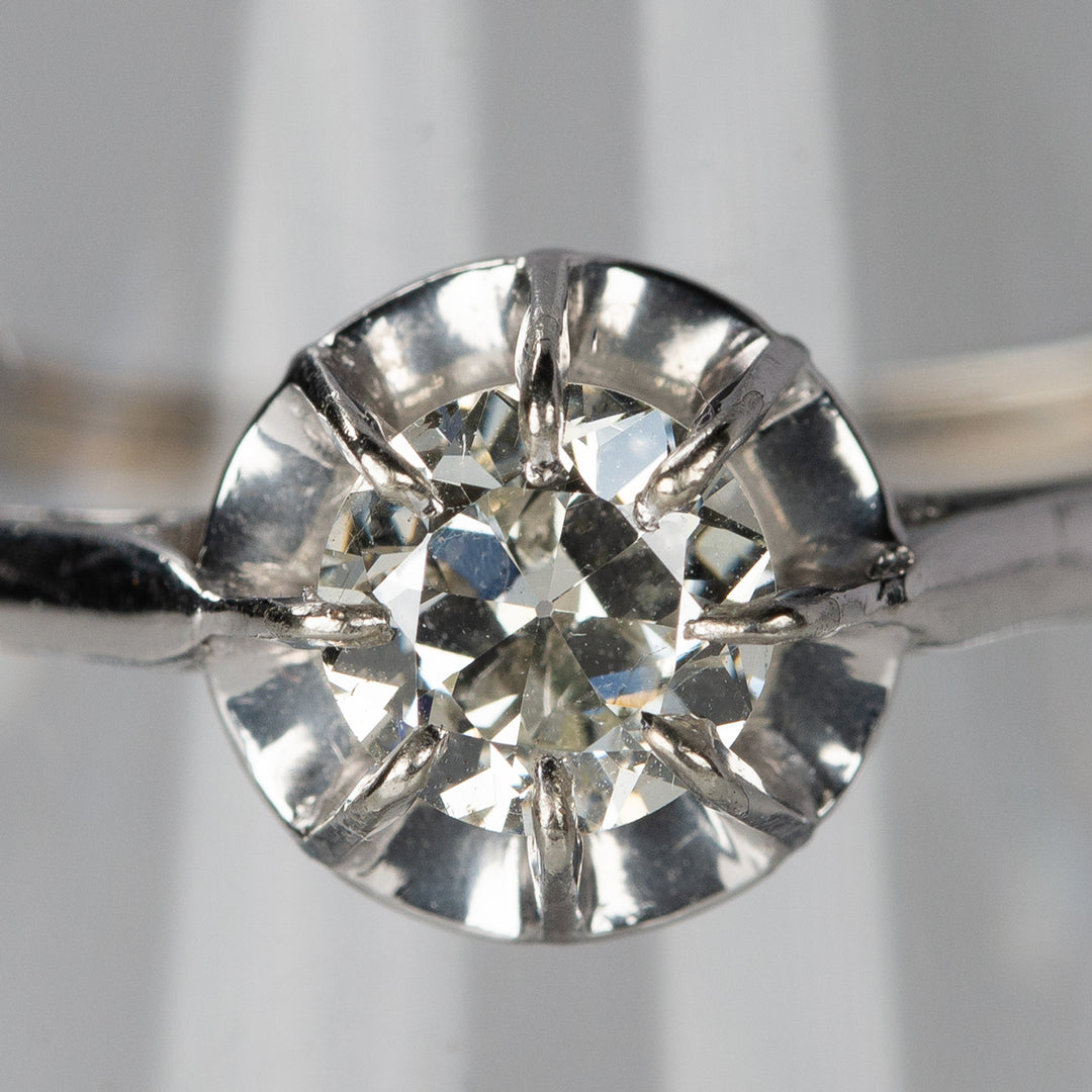 ソリテールリング ドゥミタイユの大粒ダイヤモンド(0.5CT)