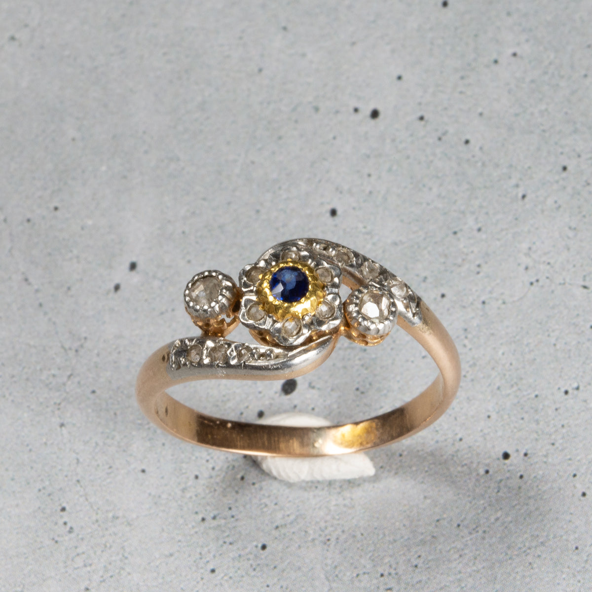 SoireeO フラワーリング サイズ：13号 ゴールド ベルエポックのフラワーリング(サファイア＆ダイヤモンド)