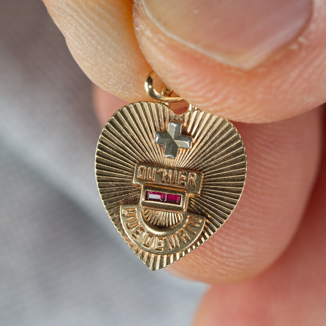 ヴィンテージ AUGIS ハートのラブメダル