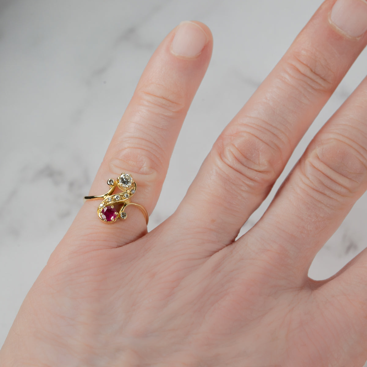 ヴィンテージ ダイヤモンドとルビーのトワエモワ