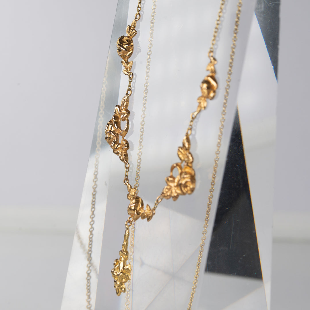 アールヌーボー　薔薇のゴールドネックレス（ガーランド）