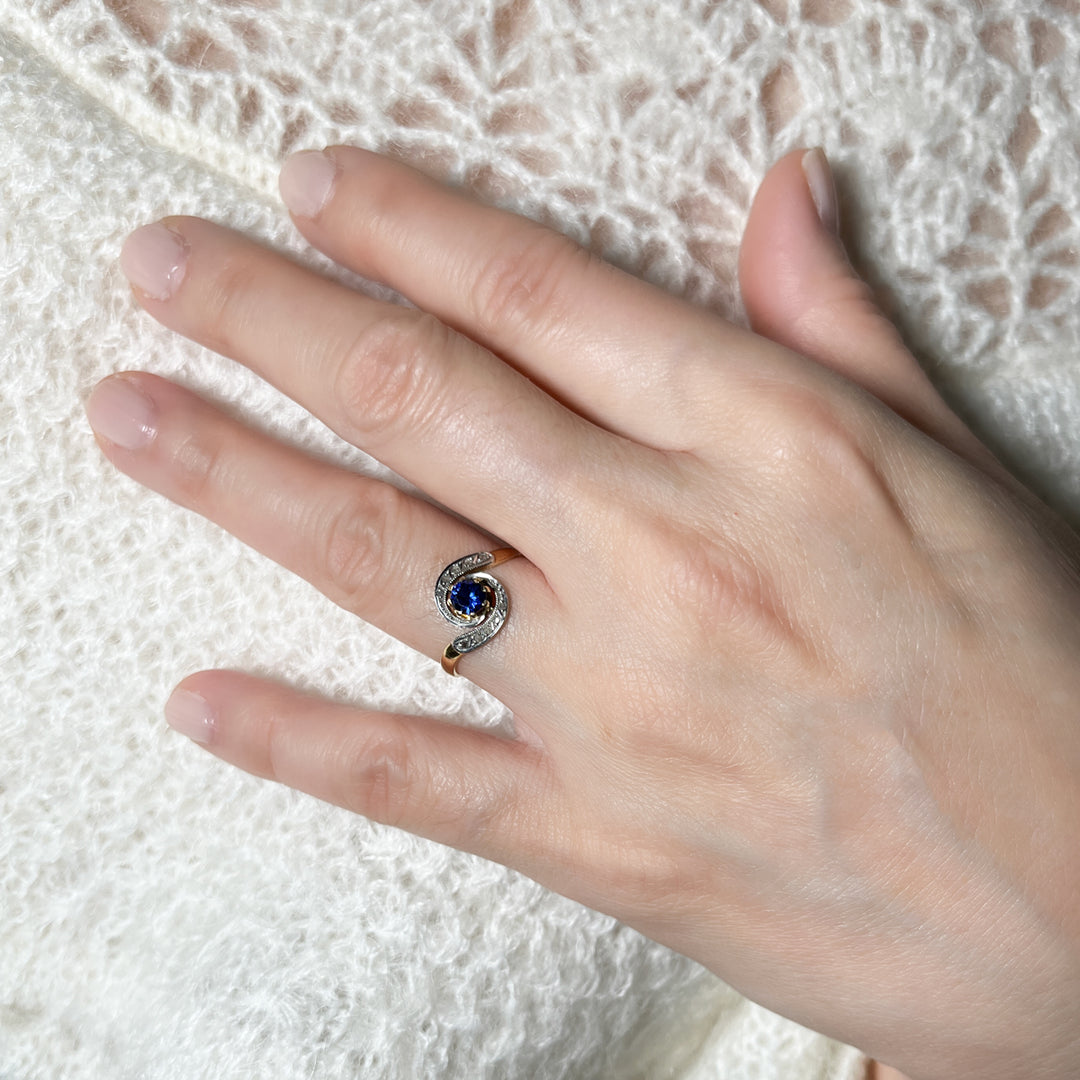 ブルーサファイアのトゥルビヨンリング