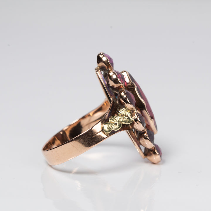 アンティーク　ペルピニャンガーネットのマーキーズリング（ツートーンゴールド）