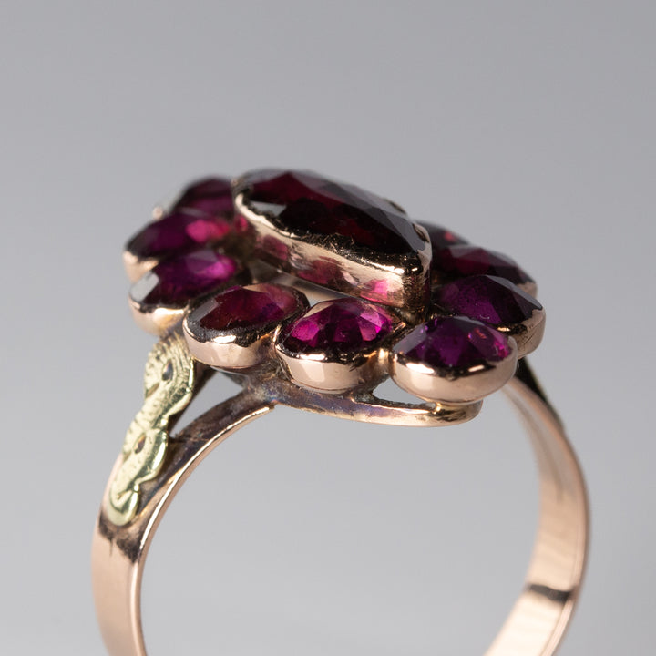 アンティーク　ペルピニャンガーネットのマーキーズリング（ツートーンゴールド）