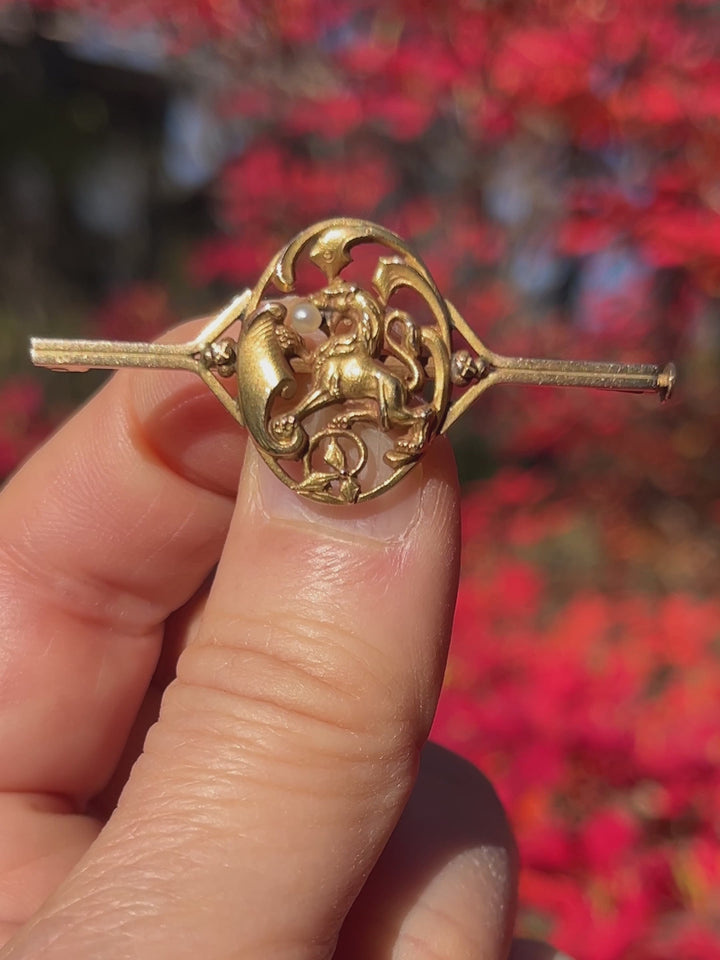 アールデコ　グリフィンのゴールドバーブローチ