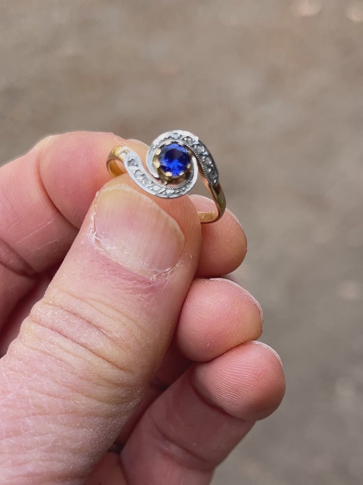 ブルーサファイアのトゥルビヨンリング